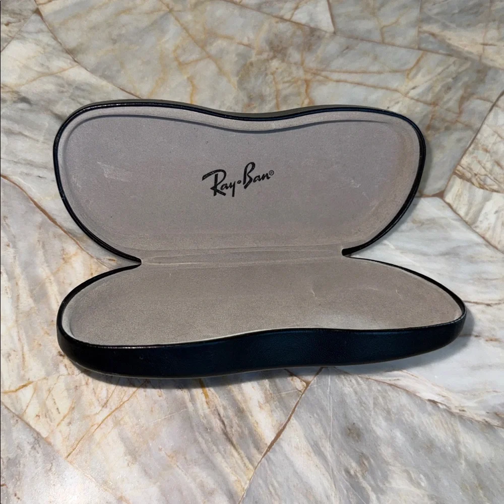 Ray-Ban Classic Black Eyewear Case Leather‎